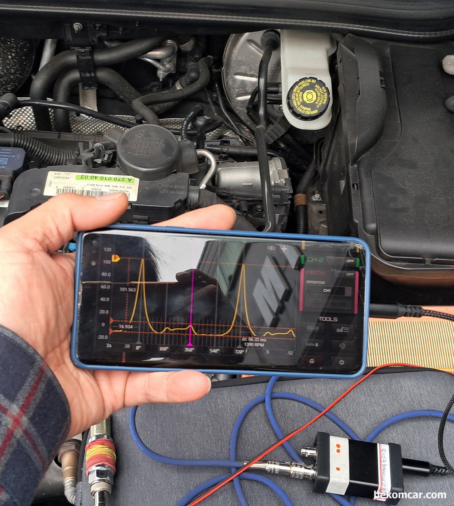 벤츠 M270 DE16 1.6L DOHC 터보 GDI 엔진 실린더압축압력 특이사항 진단기록, 측정 환경으로 베콤카에서 국내 대리점으로 수입 공급하고 있는 Martin Loren HS512Max 오실로스코프 와 ROTKEE PS16 실린더 압축압력 센서를 이용하여 측정하였다. 스코프 프로그램은 안드로이드 휴대폰 어플로 설치하여 사용했다. 진단 차량은 벤츠 M270 DE16 1.6L DOHC 터보 GDI 엔진 이다.|بيكومكار  (bekomcar)