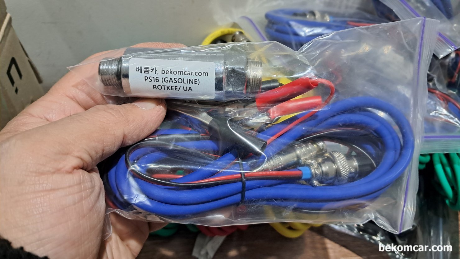 ROTKEE의 실린더압축압력센서, 진동센서, 펄스센서등 수입통관후 배송시작, ROTKEE 의 국내 대리점으로 이번에 2차 수입통관한 PS16 실린더압축압력센서 (휘발유/ LPG 엔진) 이다. 데이터 신뢰도를 위하여 0.0V ~ 5.0V 전압 폭을 사용한다.|ベコムカー (bekomcar)