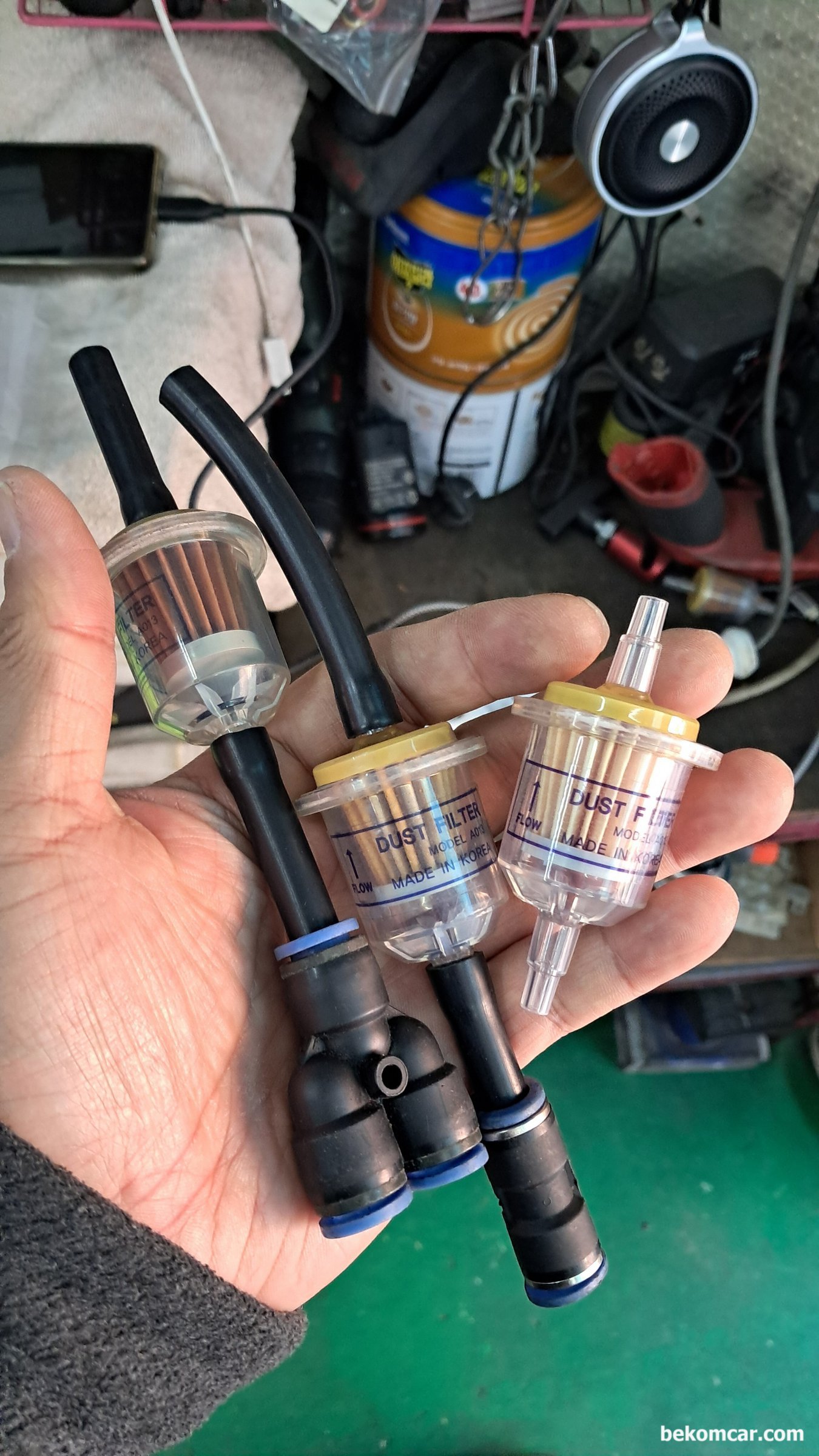 직분사 터보엔진 흡기 카본최소화, PCV 카본필터링, 배기가스 분석기 장비에 사용되는 필터이다. 그런데 이 필터가 PCV밸브 로 통과하는 카본필터링에도 사용이 가능할듯하다.|ベコムカー (bekomcar)