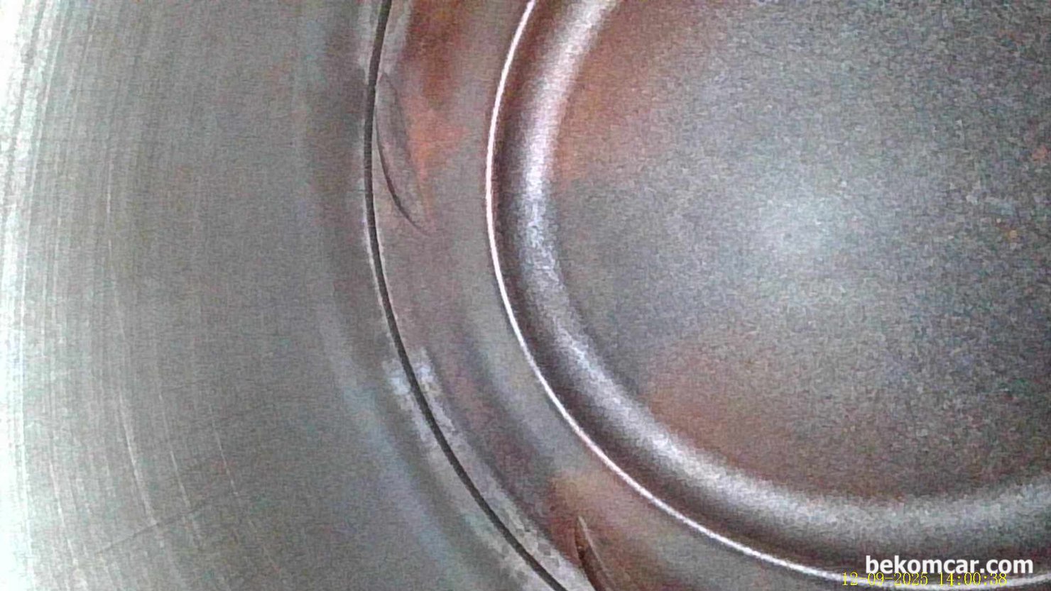 2021년 벤츠 W213.086 E350 4MATIC KCAR 중고차 구매전 실린더 내시경점검, 벤츠 2021년 W213.086 E350 4MATIC 2번 실린더 내시경 점검이다. 터보 직분사 엔진인데 카본이 거의 없다. E350 W213 중고차 구매전 점검장소는 분당 KCAR이다.|ベコムカー (bekomcar)