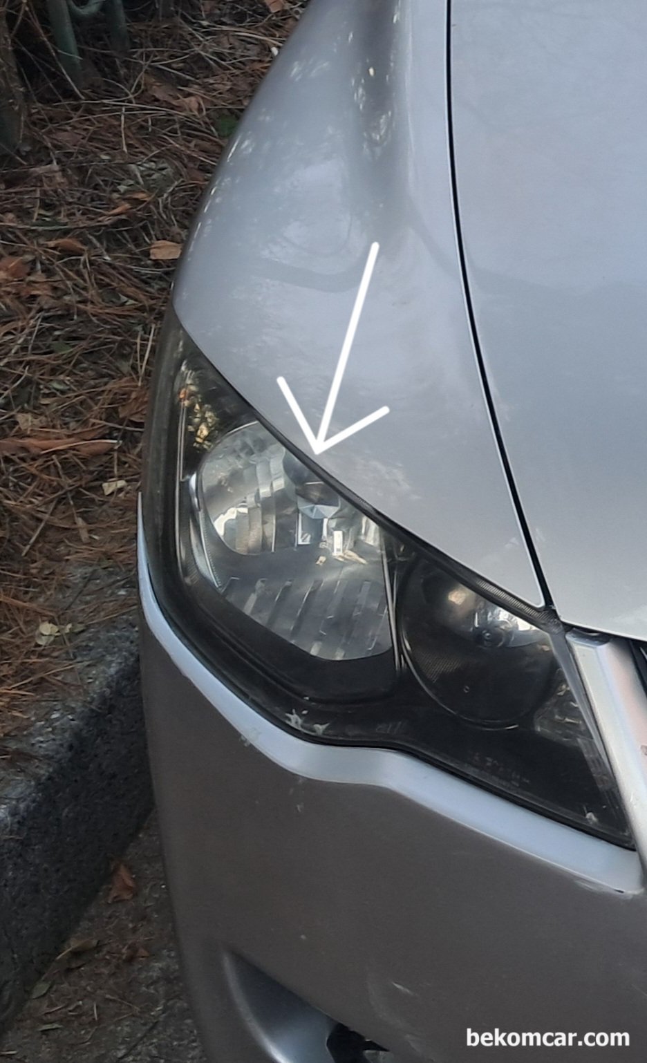 혼다 시빅 8세대 조수석 헤드라이트 복원 사례, 혼다 시빅 8세대 조수석 헤드라이트 황변현상 복원과정이다. 나름 만족 할 만큼 결과이다. 헤드라이트는 차량에 따라서는 상당히 고가이다. 그러니 황변현상 제거후 복원하는 것도 좋은 방법이다. 무엇보다 어렵지 않기 때문이다.|베콤카 차량정밀진단