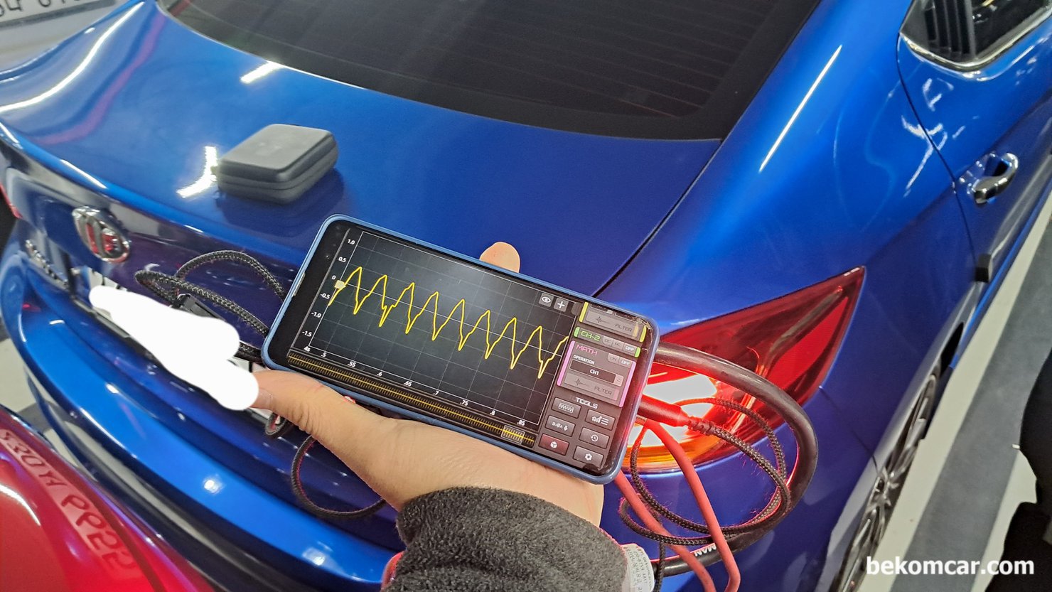 현대자동차 아반테 AD 2017년 1.6L GDI 엔진 중고차구매 점검기록, 수원중고자동차 매매단지 SK V1에서 현대자동차 아반테 AD 2017년 1.6L GDI 엔진 중고차구매 점검 기록이다. 글로벌 OBD2 테스팅결과 실화가 없고, 고장코드 없으며, 실시간 센서 데이터 역시 실화가 없고 연료보정값 및 실화관련된 센서값들이 정상이다. 하지만 그래도 재 확인을 해야 하는데, 오실로스코프 배기파형 분석을 하면 아무리 진단기상 정상이라도 엔진실화 상태를 알 수 있다. 4개 실린더 파형이 규칙적이며 실화의 흔적이 없게 측정된다. 참 다행이다.|贝科姆汽车 (bekomcar)