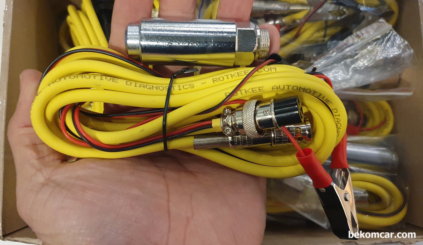 ROTKEE PS100 디젤엔진 실린더압축압력센서 1차 수입분량 도착, ROTKEE PS100 디젤엔진 실린더압축압력센서 1차 수입분량 도착했다. 정비사는 엔진분해전에 고장부위를 먼저 진단하기에 상당한 시간절약과 비용절감에 큰 도움이 된다. 무엇보다 분해없이 빠르고 정확하게 엔진진단을 하기때문에 정비사에게는 필수품이다. 베콤카는 ROTKEE 국내대리점으로 수입공급과 함께 엔진진단 방법 과 사용법 교육도 제공하고 있다.|ベコムカー (bekomcar)