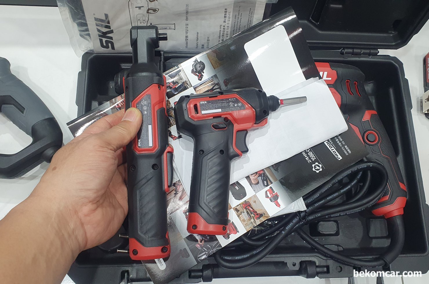 킨텍스 KOREA BUILD WEEK 전시장, SKIL 전시장, SKIL 1/4" 임팩라쳇 과 임팩드릴, 출시전이라 내구성은 아직 모른다. 그립감 이나 토크가 의외로 좋은것 같다.|贝科姆汽车 (bekomcar)