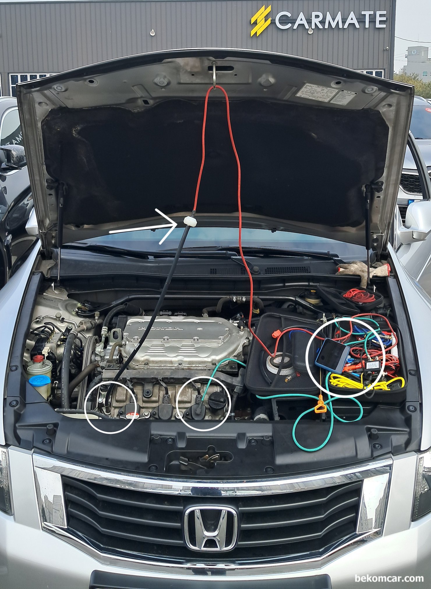 2010년 혼다 어코드 V6 3.5L 중고차구매 점검기록, 파형분석 & 실린더 내시경검사, 수원 중고차 매매단지 도이치오토월드 출장진단, 2010년 혼다 어코드 V6 3.5L 중고차 구매 진단 과정으로 오실로스코프를 활용하여 단순 누유. 누수 점검을 넘어서 정밀 진단을 한다. 그래야 차량 상태를 알 수 있도, 중고차 구매 후 정비비용 계산 그리고 유지.관리 방향을 좀 더 잘 할 수 있기 때문이다. ROTKEE PDS펄스센서 및 Martin Loren HS512Max 스코프 와 각종 프로브를 사용한다.|bekomcar.com