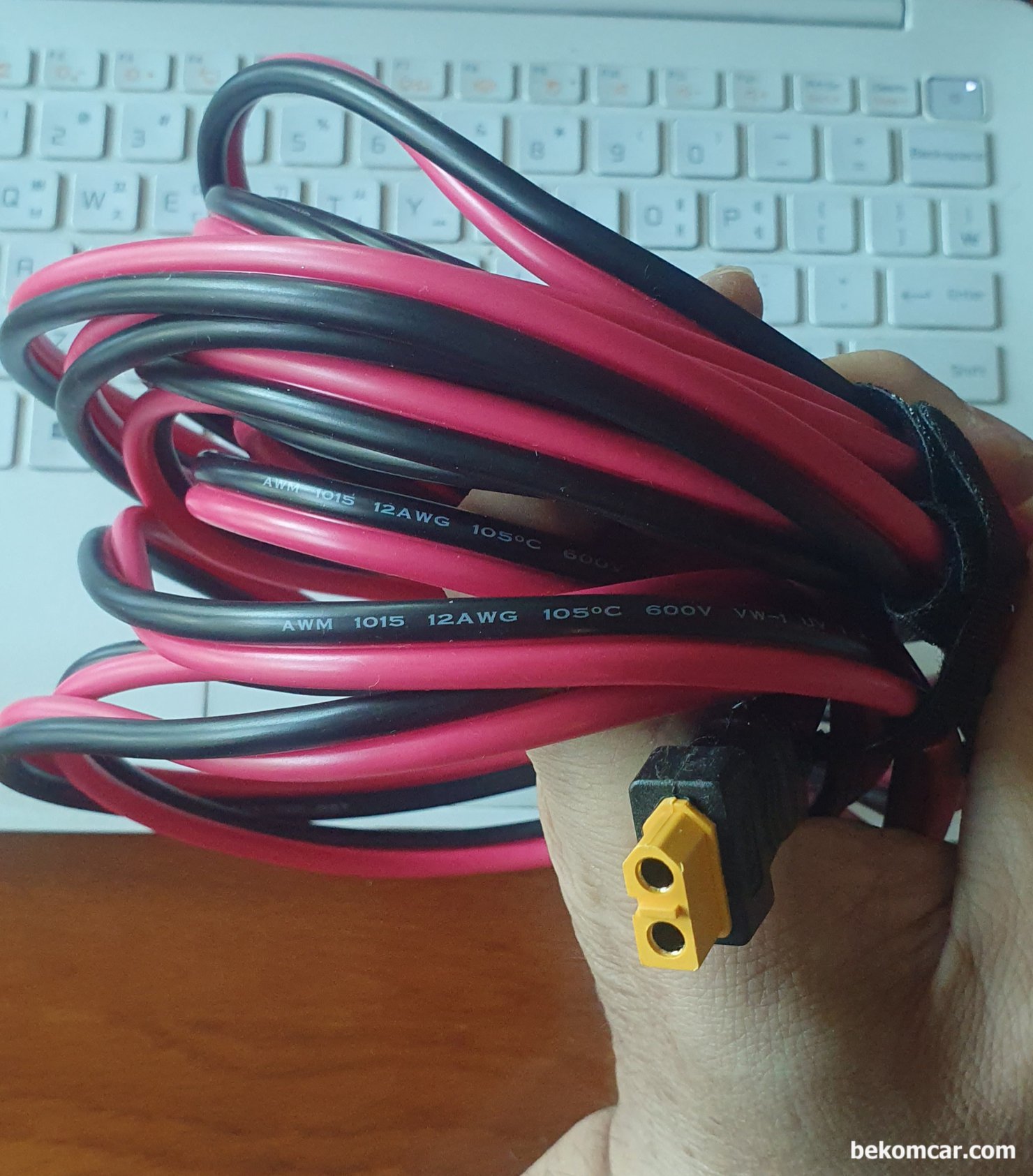 차량진단시 전원 접지 공급선 12AWG 6m XT60, XT60 6m 12AWG 전원 공급 케이블로 암 수 XT60 코넥터 부분이 매우 튼튼한 구조이다. 현장에서 작업시 내구성과 안정적 전원 접지 공급이 가능해서 더 안정적으로 전기고장 진단 정비에 도움이 될 것이다.|베콤카 차량정밀진단