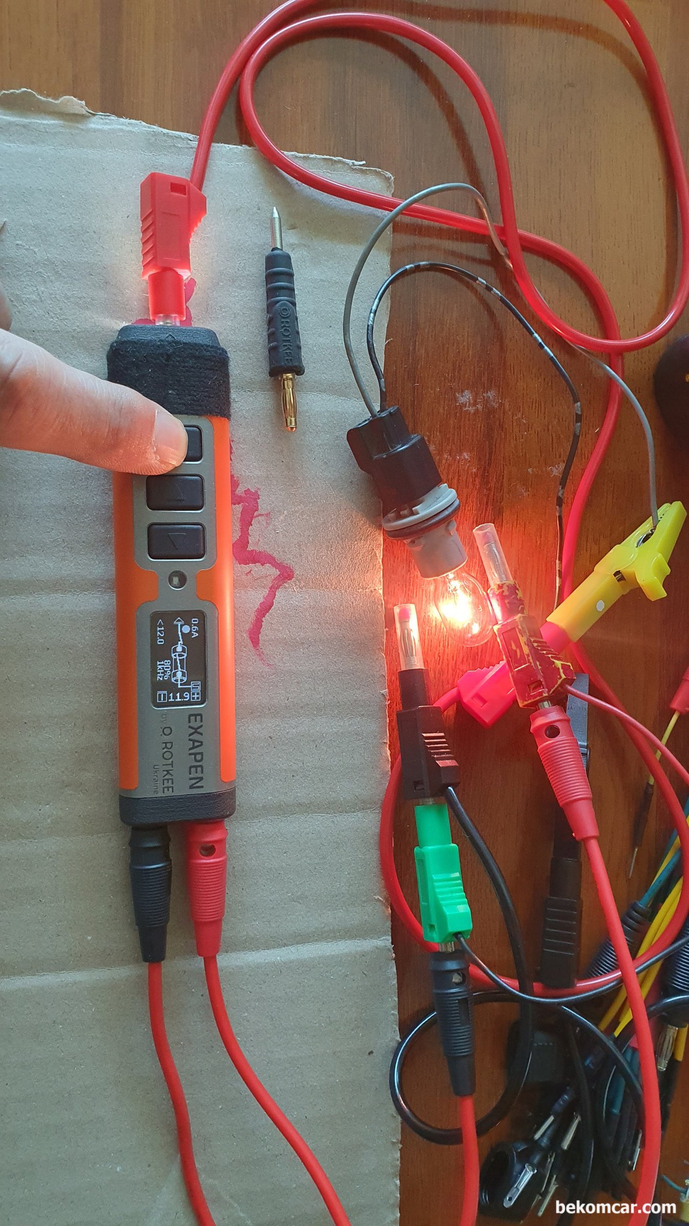 ROTKEE ExaPen 엑사펜 기능중 전원 Power 공급기능 과 듀티제어기능, ROTKEE 엑사펜 ExaPen은 듀티제어와 주파수 조정된 12V Power & 0V Ground 전기 공급이 가능하다. 조정된 전원 공급시 입력전압, 출력전압 및 사용전류 등이 표시된다. 표시창에서 보면 0.6A 소모전류가 표시되며 최대전류는 12A 이내로 제한되어 있다.|贝科姆汽车 (bekomcar)