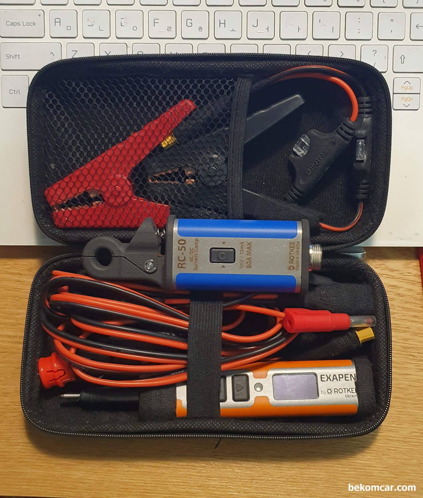 수입 측정장비중에서 전류계 ROTKEE RC-50 AC/DC 1mv/10mA, ROTKEE.com 의 ExaPen 과 RC-50 전류계 이다. 자동차 뿐아니라 12V 24V를 사용하는 모든 장비들 전기 진단시 필수 프로브이다. 부하전압강하 측정을 포함하여 파워공급 (Duty 제어까지 가능) 등 꼭 필요한 기능이 있는 ExaPen 이다. 전류계 RC-50 과 함게 사용하면 전기적 진단에 상당한 도움이 될것이다.|بيكومكار  (bekomcar)