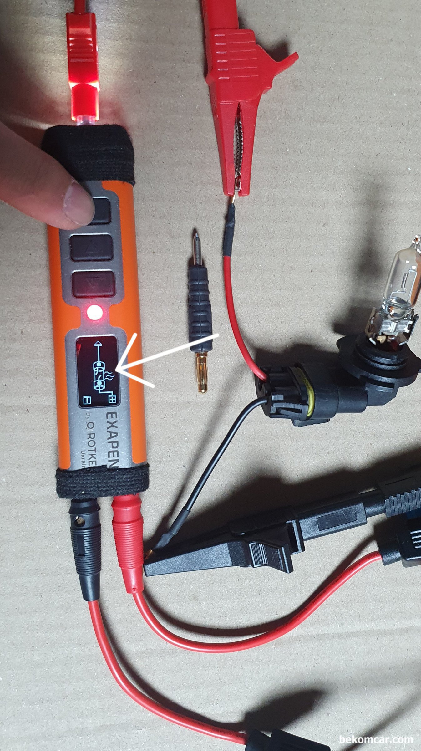 롯키 엑사펜 (ROTKEE ExaPen)은 모든 정비사의 필수공구, ROTKEE ExaPen 기능중 하나가 바로 부하감지 기능이다. 부하를 견디기 힘든 경우 '부하초과' 아이콘이 표시된다. 실제 배선에서 휴즈대신에 시뮬레이션이 가능해서 좋다. 실제 같으면 휴즈가 끊어진 상태를 의미한다. 시뮬레이션으로 다 작업후에 가장 마지막에 실제 휴즈를 넣으면 된다.|ベコムカー (bekomcar)