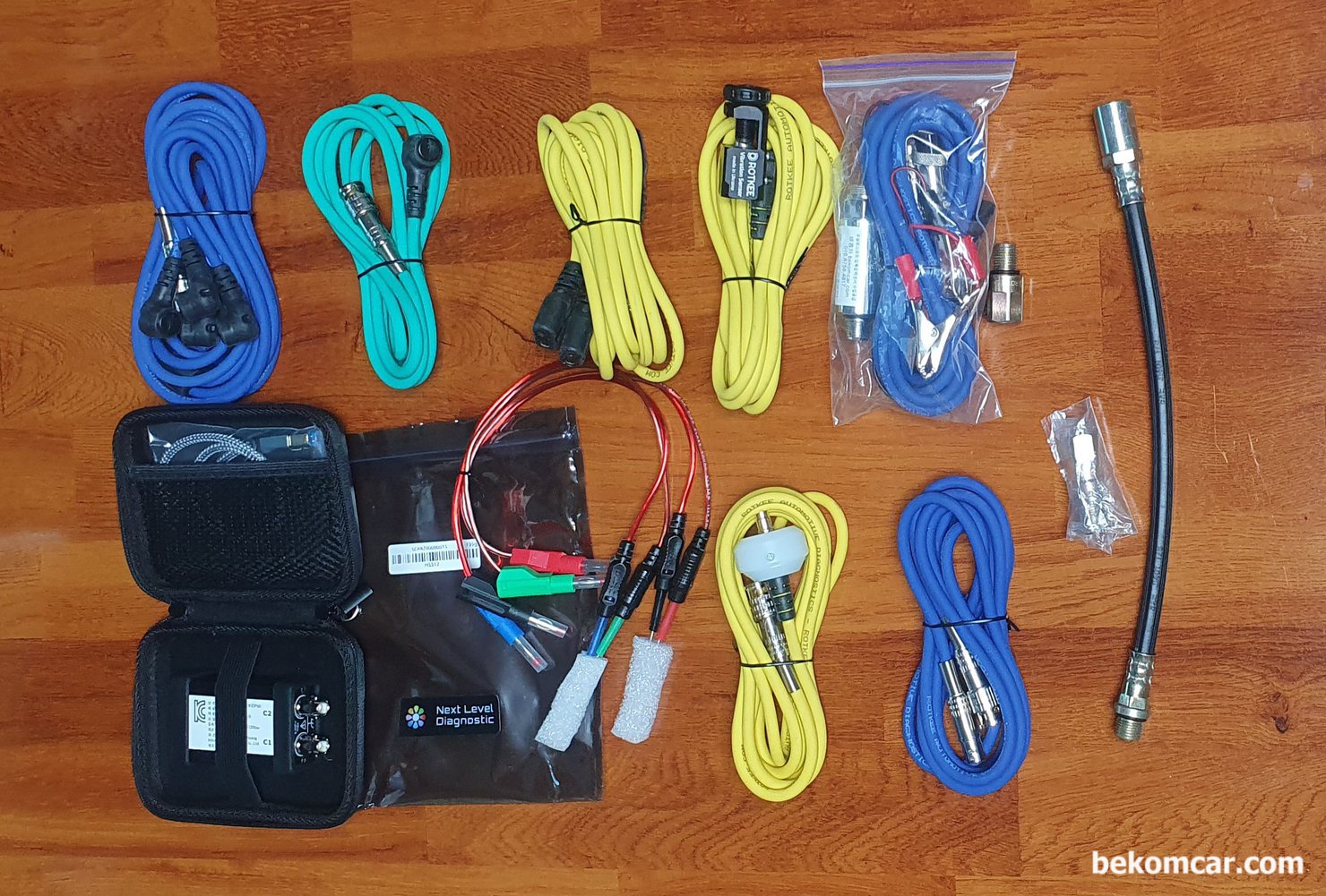 '정비사세트B+' 2세트 오실로스코프 및 압력센서등 필수장비 판매 (결제후 즉시 배송), 정비소에서 필요로 하는 대부분의 작업이 가능한 스코프 및 압축압력센서등 '정비사세트B+'  로 아래로 구성되어 있음. 이전의 정비사세트AA에 인젝터 진동센서가 추가되어 인젝터 작동 및 분사량 차이점 기초적인 진단이 가능해졌다.

(1) HS512Max 스코프,
(2) PS16 휘발유 실린더압축압력센서 
(2-1)AD-M14-Flex (16mm)
(2-2)AD-M14-M12 (14mm), 
(2-3)AD-M14-TS (미국차특수 아답터)포함 
(3) TLMIX4 (한채널에서 4개 실린더 탐침가능), 
(4) LX1 점화2차파형 1개 실린더, 
(5) LX4 점화2차파형 1채널에서 4개 실린더 동시측정, 
(6) PDS 피에조 펄스센서,  
(7) TLXEXT BNC 연장케이블
(8) VS 인젝터 진동센서|贝科姆汽车 (bekomcar)