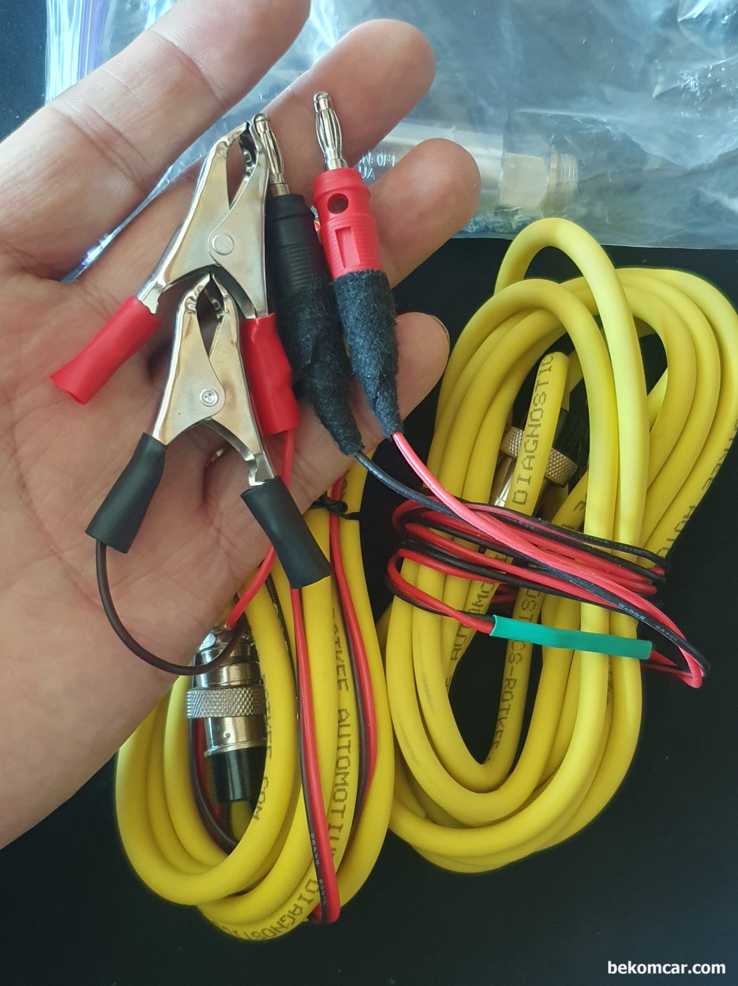 ROTKEE PS100 디젤엔진압축압력센서, 100Bar (순간 150Bar) 압력지원, PS100 디젤엔진압축압력센서 전원공급 선에 있는 집게 와 개조한 4mm 잭이다. 각자 편한대로 사용하면 되는데 나 같은경우에는 4mm로 표준화된 전원공급. 악세사리 를 좋아해서 개조했다. 그리고 집게는 선이 꼬이면 푸느라 시간낭비 된다.|贝科姆汽车 (bekomcar)