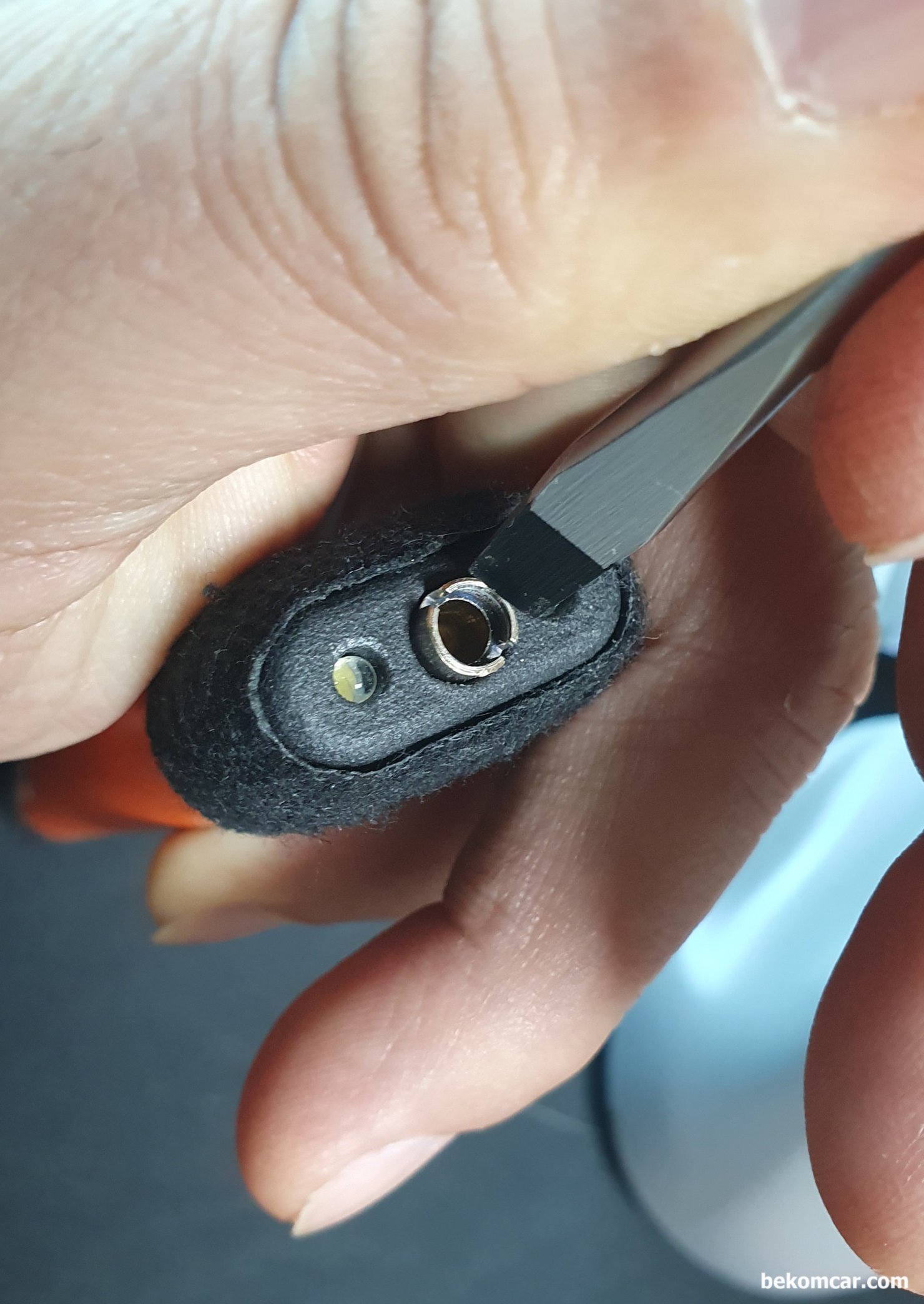 롯키 엑사펜 ExaPen 4mm터미널 교체, ROTKEE ExaPen 의 탐침 부분이다. 기본으로 제공되는 팀침봉 사용하면서 필요시 4mm 케이블이나 탐침 혹 피어싱 프로브 등 다양한 악세사리를 사용할 수 있다. 상당히 융통성이 있는 터미널 구조이다.|bekomcar.com