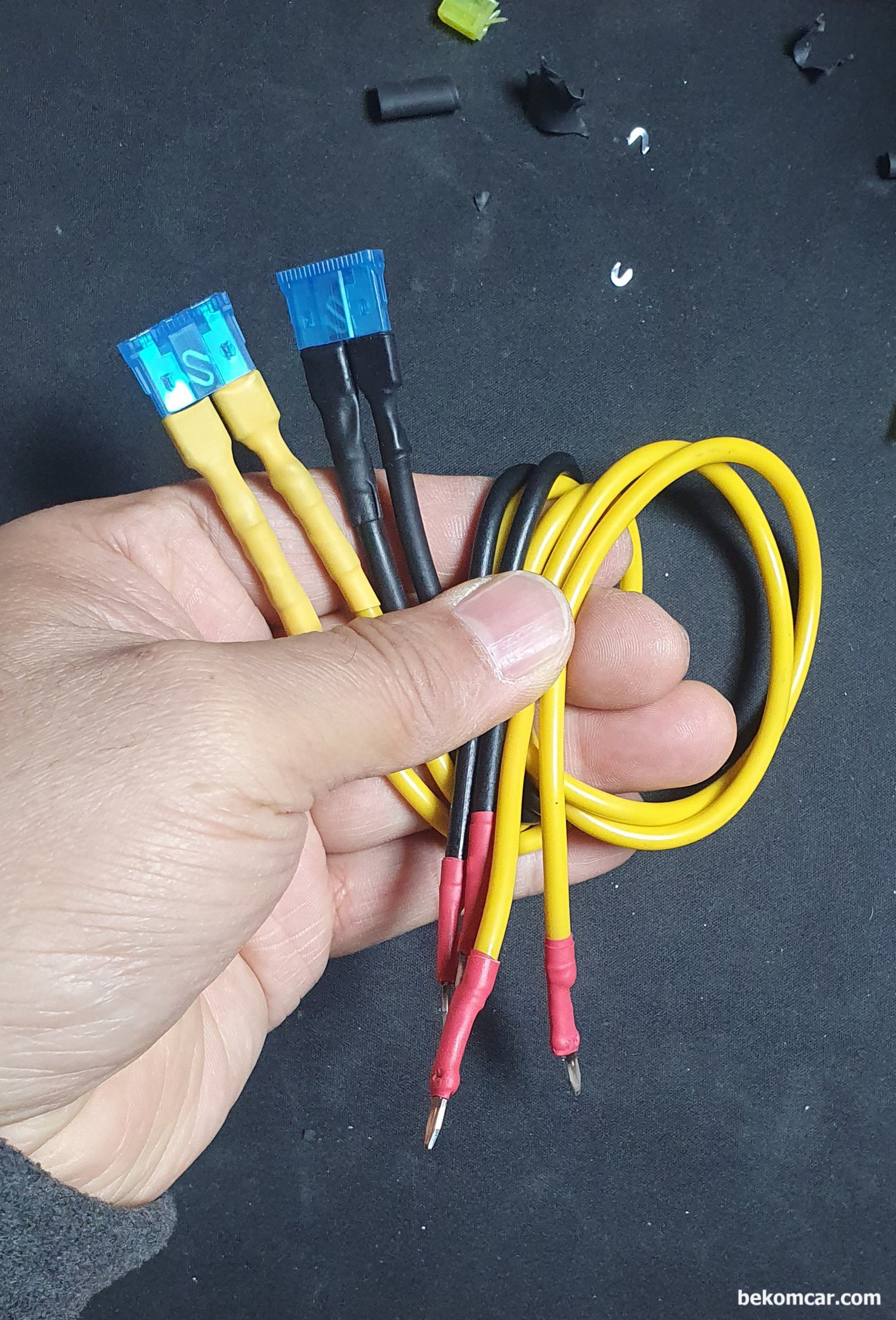 오늘 자작 특수공구, 연료펌 코일 인젝터등 진단시 사용, 인젝터, 점화코일, 연료펌프, 블로우어모터 등 다양한 차량진단시 필요한 전기 악세사리 이다. 오실로스코프와 전류계랑 함께 사용한다. 휴즈점퍼 라고 하는데, 휴즈 다리는 실제 휴즈에서 가져왔고 인젝터나 점화코일등 적합한 휴즈용량을 쉽게 교환할 수 있게 했다. 실리콘 전기선으로 신축성이 좋고 휴대성 역시 좋다.|베콤카 차량정밀진단