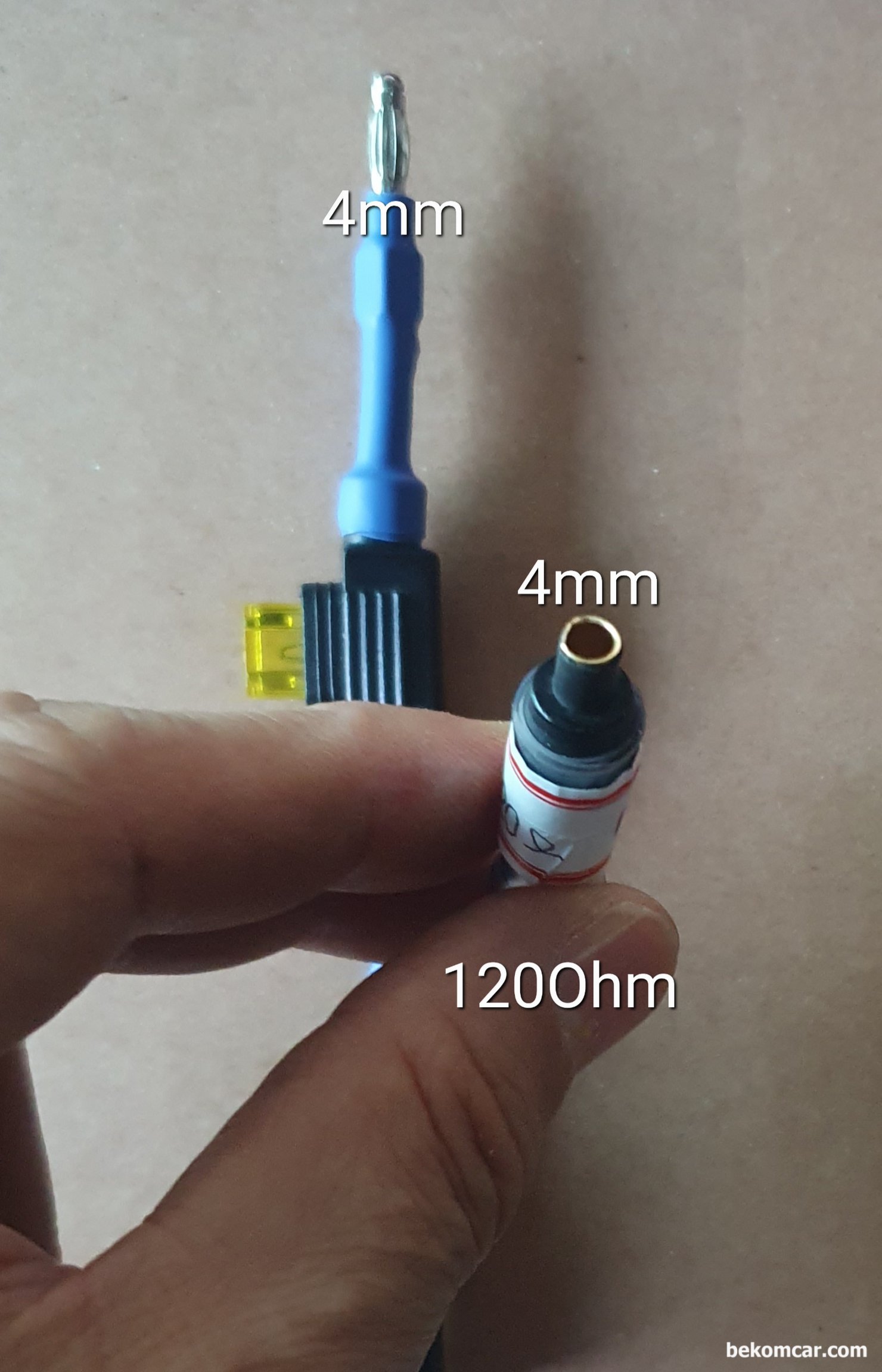 캔통신 부하전압강하 교육용 회로구성 특공 만들기 기록, 휴즈블럭 과 120옴 전부다 연결부분에 4mm 잭으로 만들었다. 베콤카 부하전압강하 교육용 회로구성 특공 이다.|bekomcar.com