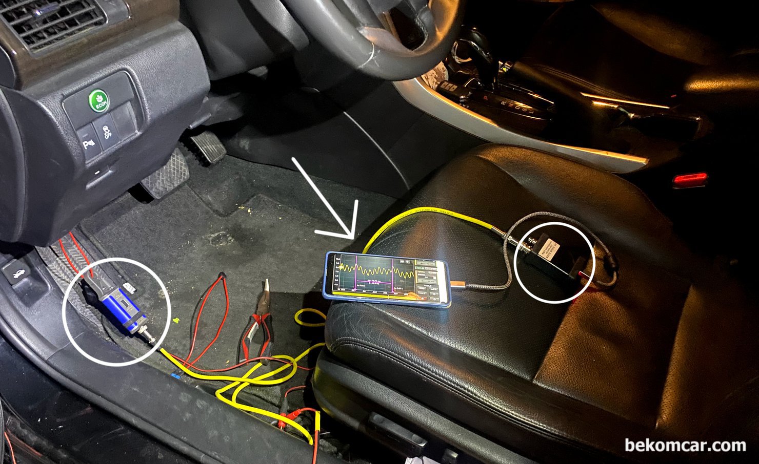 2015년 혼다 어코드 9세대 간헐적 시동지연, 연료펌프 진단기록, 어코드 9세대 연료펌프 측정, 약 5,653RPM 에 8A정도 전류를 사용하고 있다. 사용 전류에 비하면 회전수는 조금 느리기는 하지만 우려할 정도는 아니다. 연료펌프 파형측정에 사용되느 전류계는 ROTKEE RC-50으로 50A까지 지원되면 1mV/ 10mA 전환이 된다.|bekomcar.com