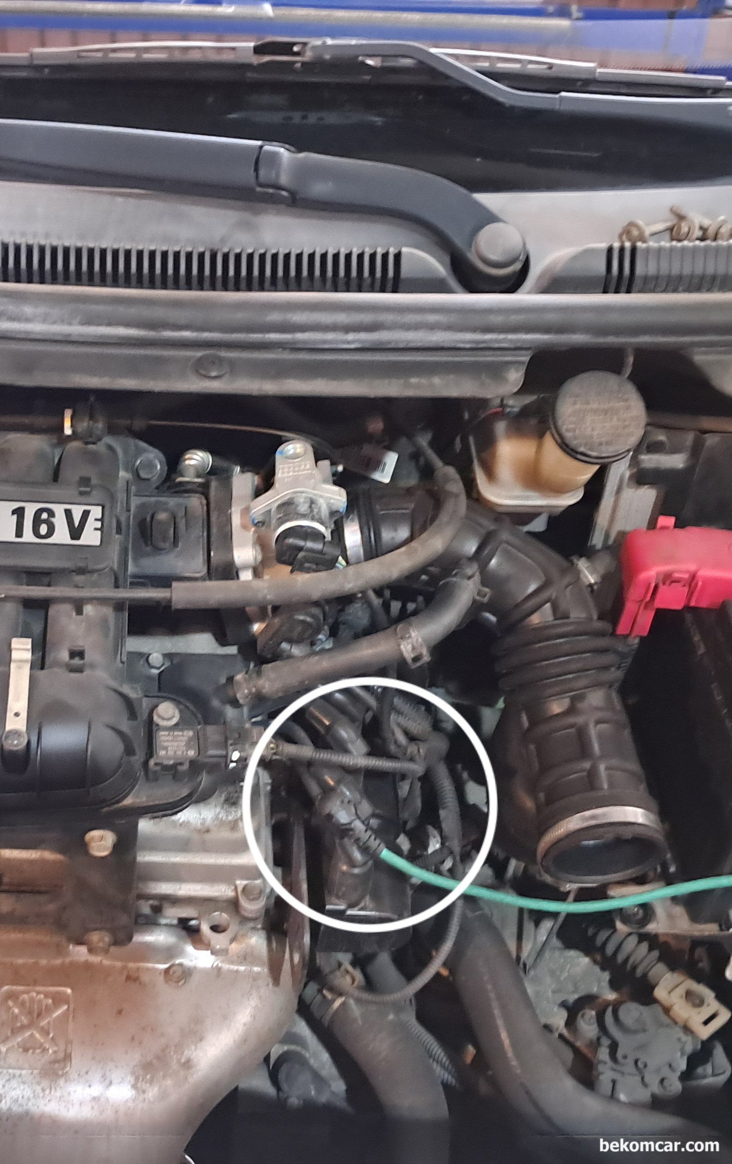 GM대우 2012년 스파크 냉간시 부조 기본진단, 배기 및 점화파형, GM대우 2012년 스파크 냉간시 부조 기본진단 과정중 배기펄스 파형분석이다. 부조있는 실린더를 파악하기 위하여 #1번 실린더에 싱크한다. ROTKEE LX1 점화2차로드 를 사용하여 싱크하였다. 점화 시스템이 COP가 아니라 DLI 방식이다.|贝科姆汽车 (bekomcar)