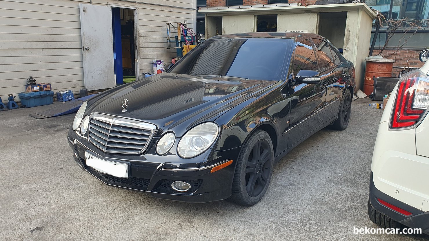 벤츠 E200K  주행중 시동꺼짐 진단, 진단결과 연료펌프 고장 확인, 메르세데스 벤츠 E200K 주행중 시동꺼짐, 그리고 시동불가 증상이다. 한 참 있다 시동걸면 순간 걸렸다가 바로 시동이 꺼진다. 증상으로는 연료압력 가능성이 높았다. 전체적인 진단기 데이터분석과 스코프 파형분석등을 통하여 최종적으로 연료펌프 고장으로 진단된다.  사용된 스코프는 MartinLoren.com 의 HS512Max 와 전류계는 ROTKEE.com 의 RC50 이다. 그리고 직접 제작한 휴즈점퍼를 사용했다.|ベコムカー (bekomcar)