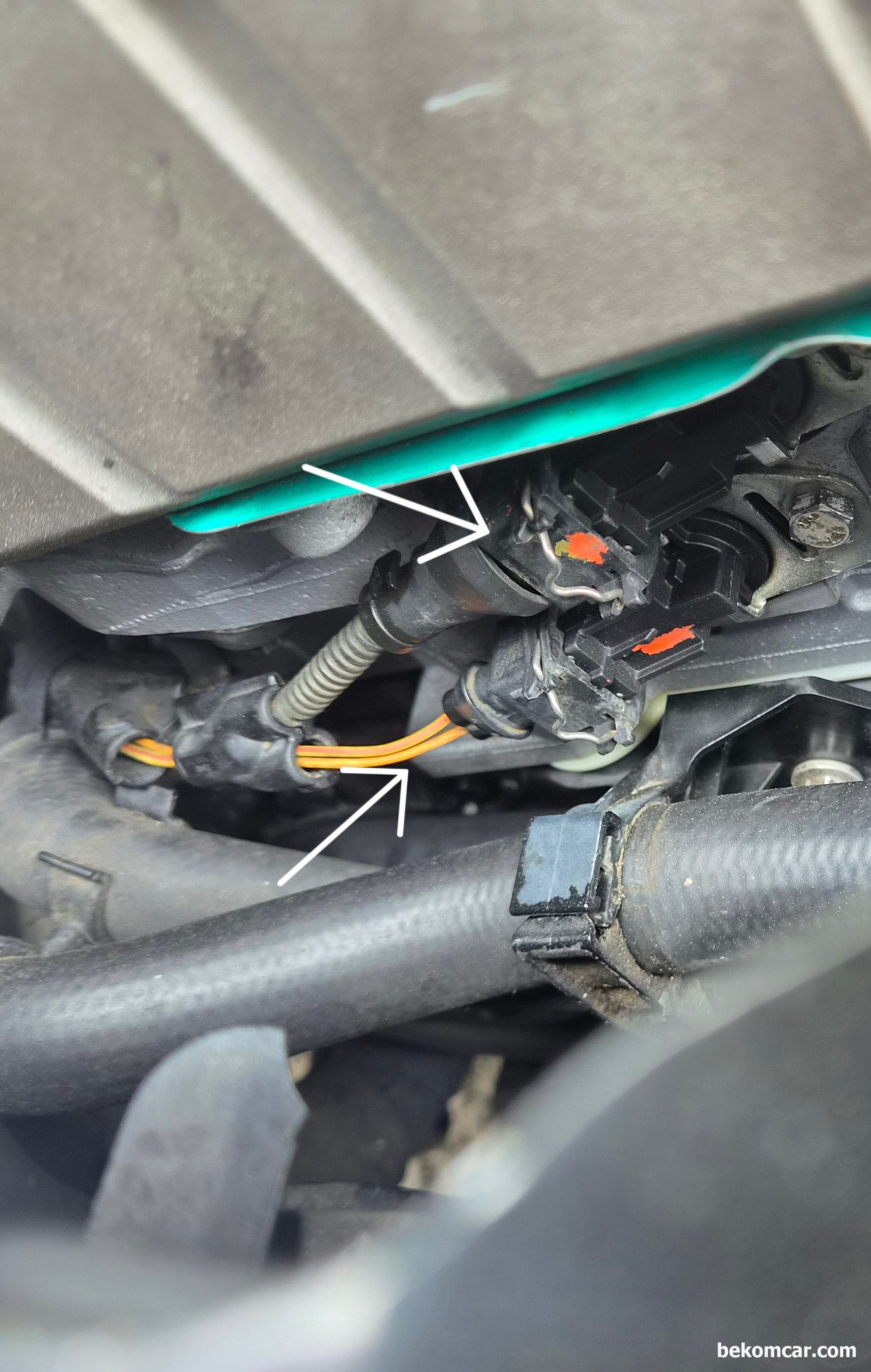 BMW E60 N52 525i 2A98 2A9A 고장코드 기본점검 사항, BMW E60 N52 525i 흡기 배기 바노스 솔레노이드 코넥터는 배선 색으로 구분 된다. 아라 배기솔레노이드 는 둘 다 오랜지색 이다. 코넥터 가 바뀌면 바노스 고장코드 2A98 & 2A9A등 이 스캔될 수 있다.|ベコムカー (bekomcar)