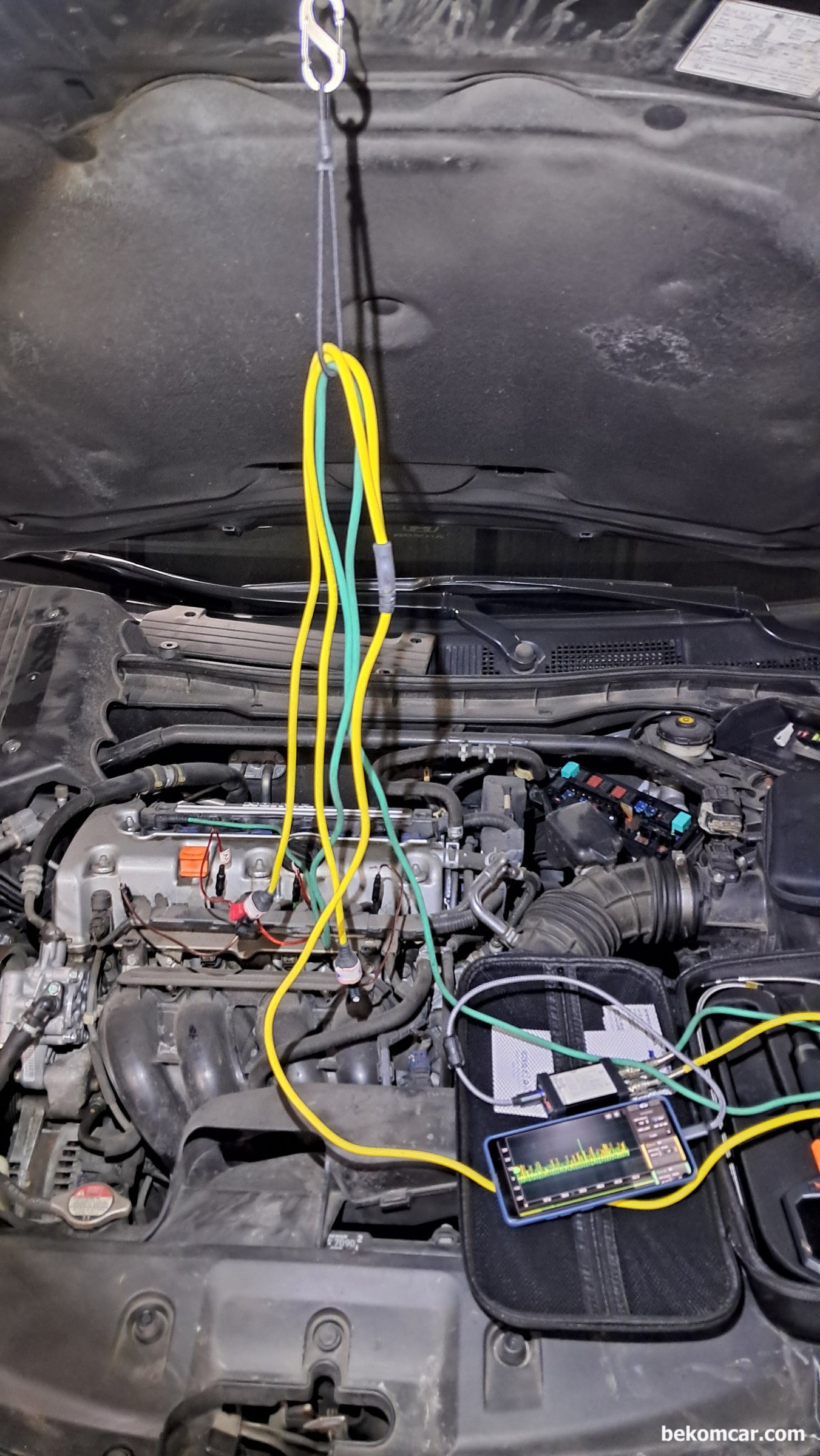 혼다 어코드 8세대 2.4L 중고차 인젝터 분사량 등 정밀진단 (백만분의 1초 µs 단위측정), 혼다 어코드 8세대 2.4L K24Z2 엔진의 인젝터 분사량 파형측정은 HS512Max 스코프와 ROTKEE VS 인젝터 진동센서를 이용했다. 연료보정값, 인젝터 분사량 파형측정 및 점화코일 전류측정 (인젝터 핀틀 열리는 시점 및 상태등 진단가능)  그리고 인젝터 파형을 측정하면 인젝터 분사량등 진단이 가능하다.|بيكومكار  (bekomcar)