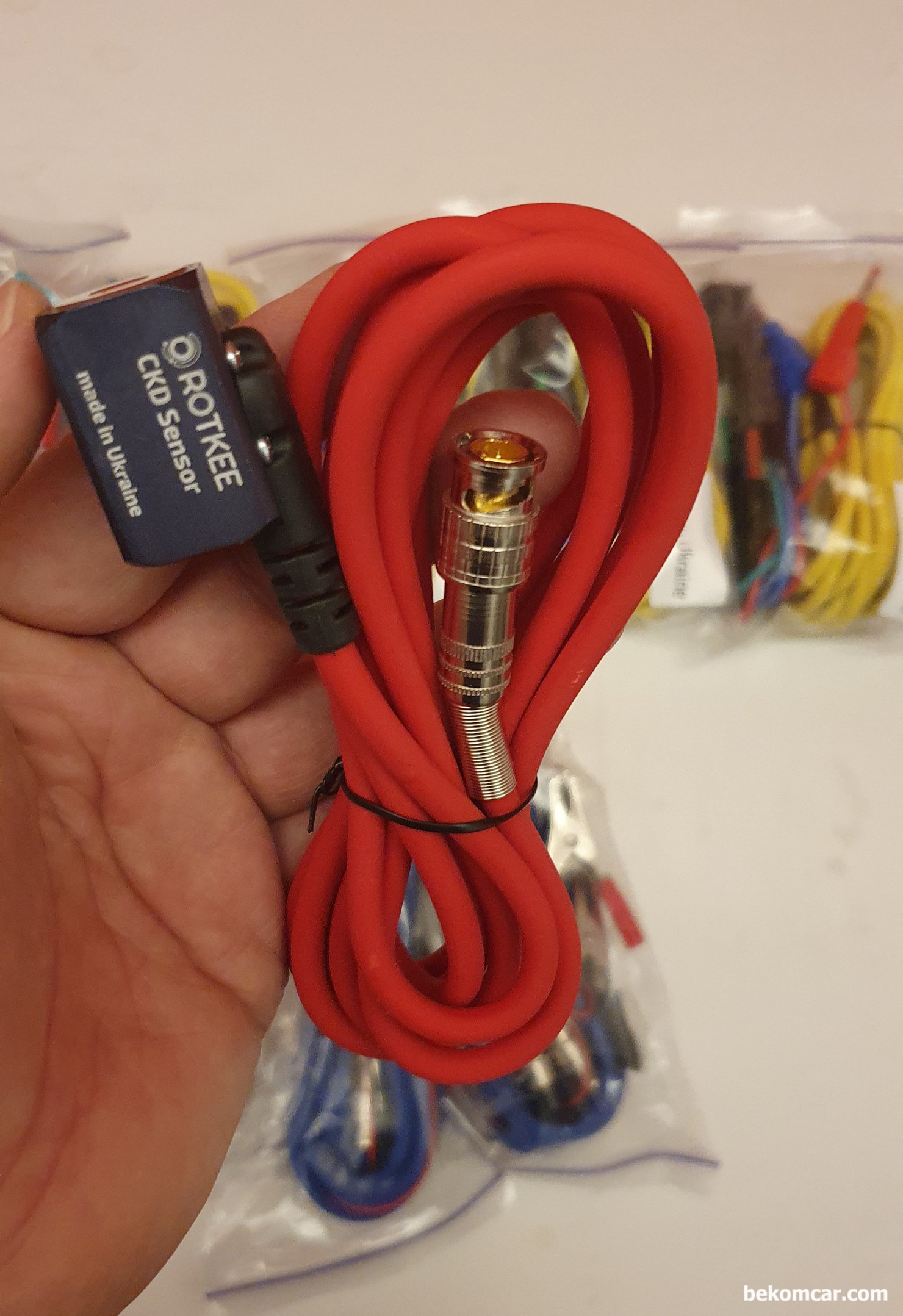 ROTKEE CKD 진동센서, 차량 부조 노이즈 하체 엔진룸등 다양한 진동관련 진단 정비에 사용, ROTKEE CKD 진동센서 이다. 우크라이나 에서 제작한 고품질 센서로 ROTKEE는 세계적으로 널리 알려진 혁신적인 기술기업이다. 베콤카는 국내 대리점을 하고 있다. 이번에 정비사세트B+ 이외에 추가로 필요하여 TL MIX4 와 함께 수입한 CKD진동 센서이다. 모든 정비사의 매출을 올려줄 수 있는 센서로 생각된다.|ベコムカー (bekomcar)