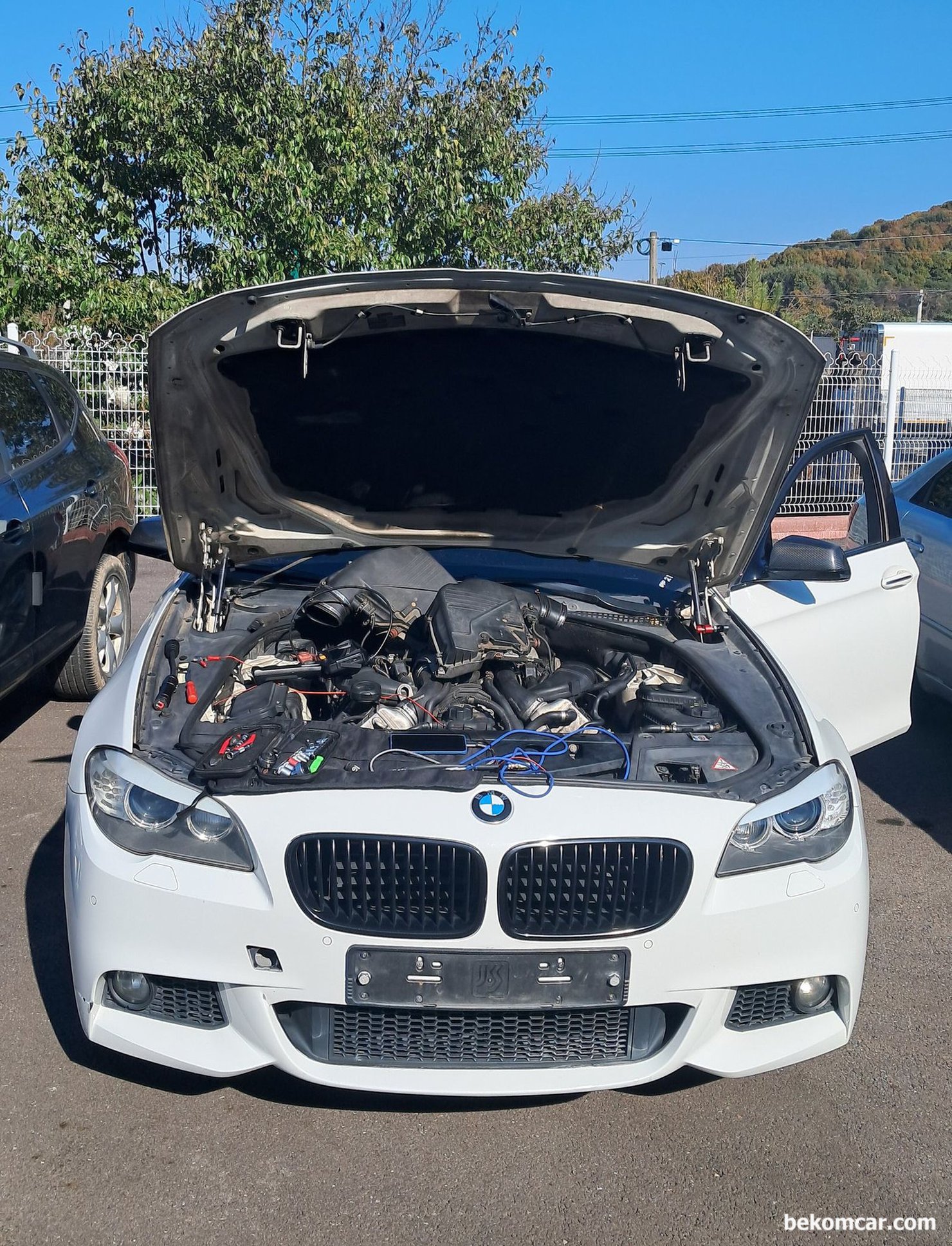 수출용 BMW 550i N63 V8 차량 출장 엔진정밀 진단사례, 베콤카는 중고차 구매 혹 판매시 엔진 정밀진단 서비스를 제공한다. 이건 사례는 수출용 BMW 550i N63 V8 차량 출장 엔진정밀 이다. 부조가 심한 상태이고 점화코일 등은 교환하였다고 한다. 중고차 매입딜러 중고차 수출업자 등 요청에 의하여 엔진진단을 하는경우가 있다. 중고차 바이어에게 판매를 잘 하기 위해서이다.|베콤카 차량정밀진단