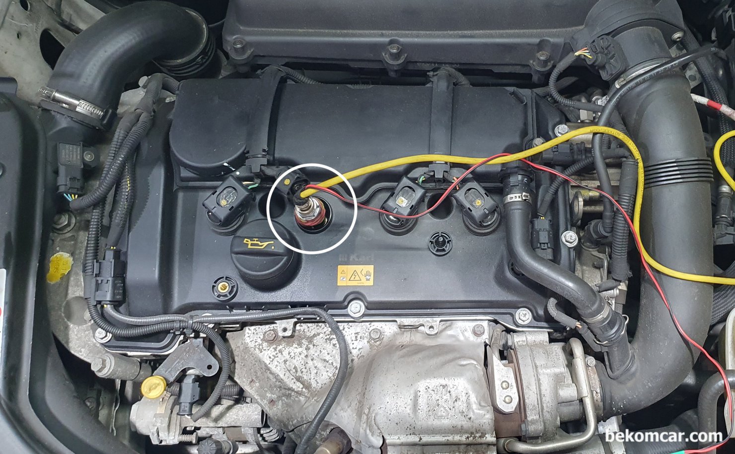 베콤카 정비인 워크샵 실습사례, BMW 미니 다중실린더 실화 진단사례, 베콤카 정비인 엔진진단 워크샵 과정중 실습에 사용된 BMW 미니엔진룸 실린더압력센서를 장착한 상태이다. BMW 미니 는 P0300 P0301 P0302 P0304 다중실린더 실화가 있는 상태이다. 스코프는 MartinLoren.com HS512Max 그리고 실린더압력센서는 ROTKEE PS16을 시용했다.|베콤카 차량정밀진단