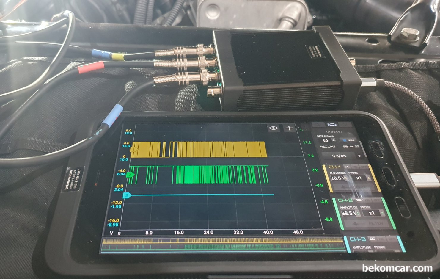 마틴로렌 HS514 4채널 정밀오실로스코프, 사전주문 접수중, HS514 는 4 Channels , ADC resolution: 8 – 12 – 16 bit 지원하는 정밀 오실로스코프 이다. 무엇보다 정밀성, 휴대성, 사용편리성 등에서 뛰어나고 엔진진단 및 캔 통신등 정밀 진단에 최적이다. 자료사진은 실제 BMW F6 640i N55 밸브트로닉 진단 과정이다. 주요 스펙은 다음과 같다. 

AC/DC Coupling
Hardware Trigger
Max rate: 13MSa/s – 8 bit, 6.5Msa/s -12 bit
Input range: 100mVp – 80Vp
Insulated PWM output
Insulated USB port
Low noise (under 1 mV for mid/lower rates with lower input range)
Max supported voltage (protection): 230Vrms for 30 sec.
Memory buffer: 120KB (at least 16kSa/channel for 2 channels on)
Low power consumption: 250mA
HScope app ready to use without need to purchase additional license (additionally Automotive functions are enabled when the oscilloscope is connected. Annual updates after the first year or other software modules not included).
OS required*: Android 7+|베콤카, 차량정밀진단
