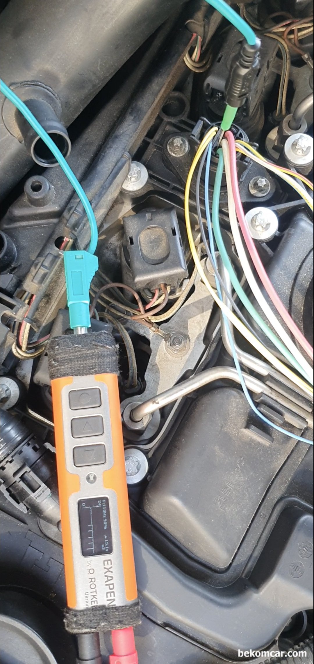 시동불능 BMW N55 F7 엔진 진단과정중 쓰로틀바디 플랩조정 순간 & 밸브트로닉 서보 모터와 에센트릭새프트 위치 센서값이 변동, BMW N55 F7 2010년 시동불능 상태 진단과정, DME 손상에 가장 영향을 많이주는 밸브트로닉 진단이다. 쓰로틀바디 조정하는 순간 엑사펜에 파형이 측정되고 있다.|بيكومكار  (bekomcar)
